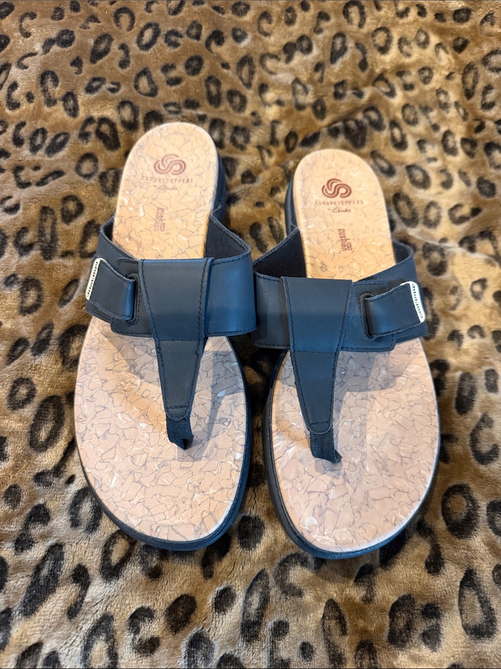 Clarks Black Cloudsteppers Thong Sandals with Cushioned Footbed